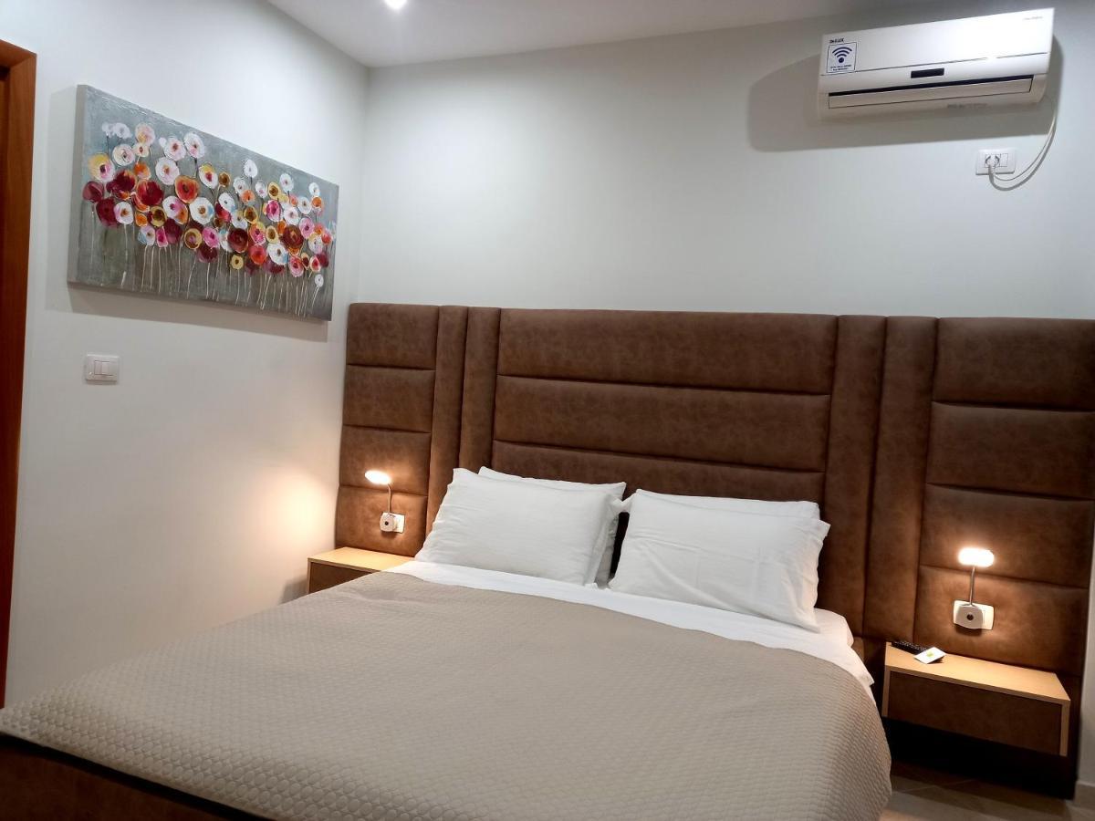 Hotel Relax Dhërmi Kültér fotó