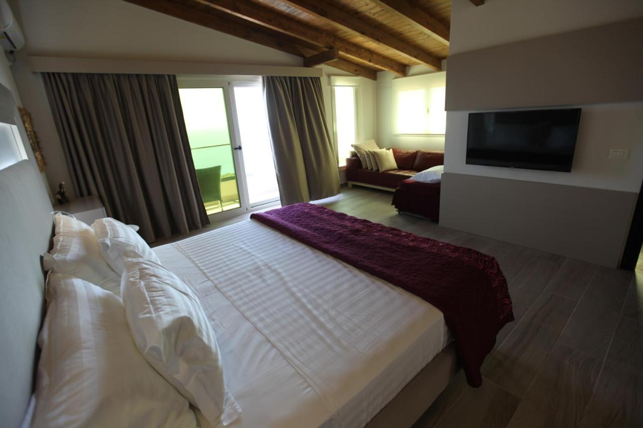 Hotel Relax Dhërmi Kültér fotó