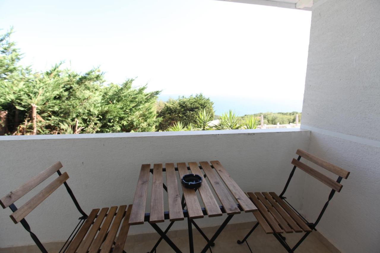 Hotel Relax Dhërmi Kültér fotó