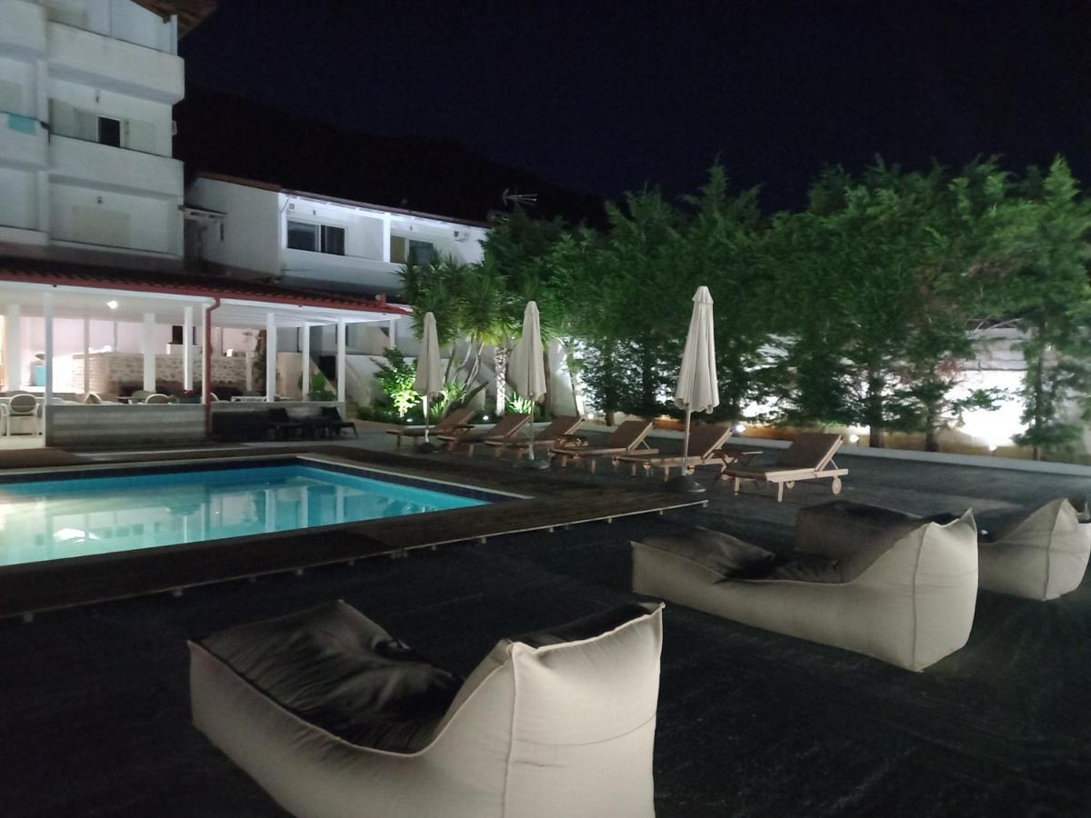 Hotel Relax Dhërmi Kültér fotó