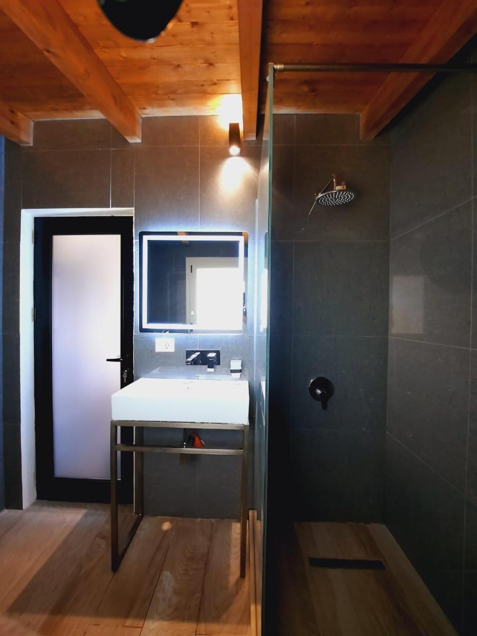 Hotel Relax Dhërmi Kültér fotó