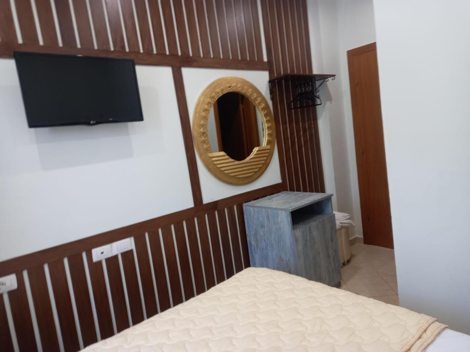 Hotel Relax Dhërmi Kültér fotó