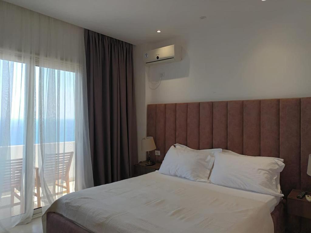 Hotel Relax Dhërmi Kültér fotó